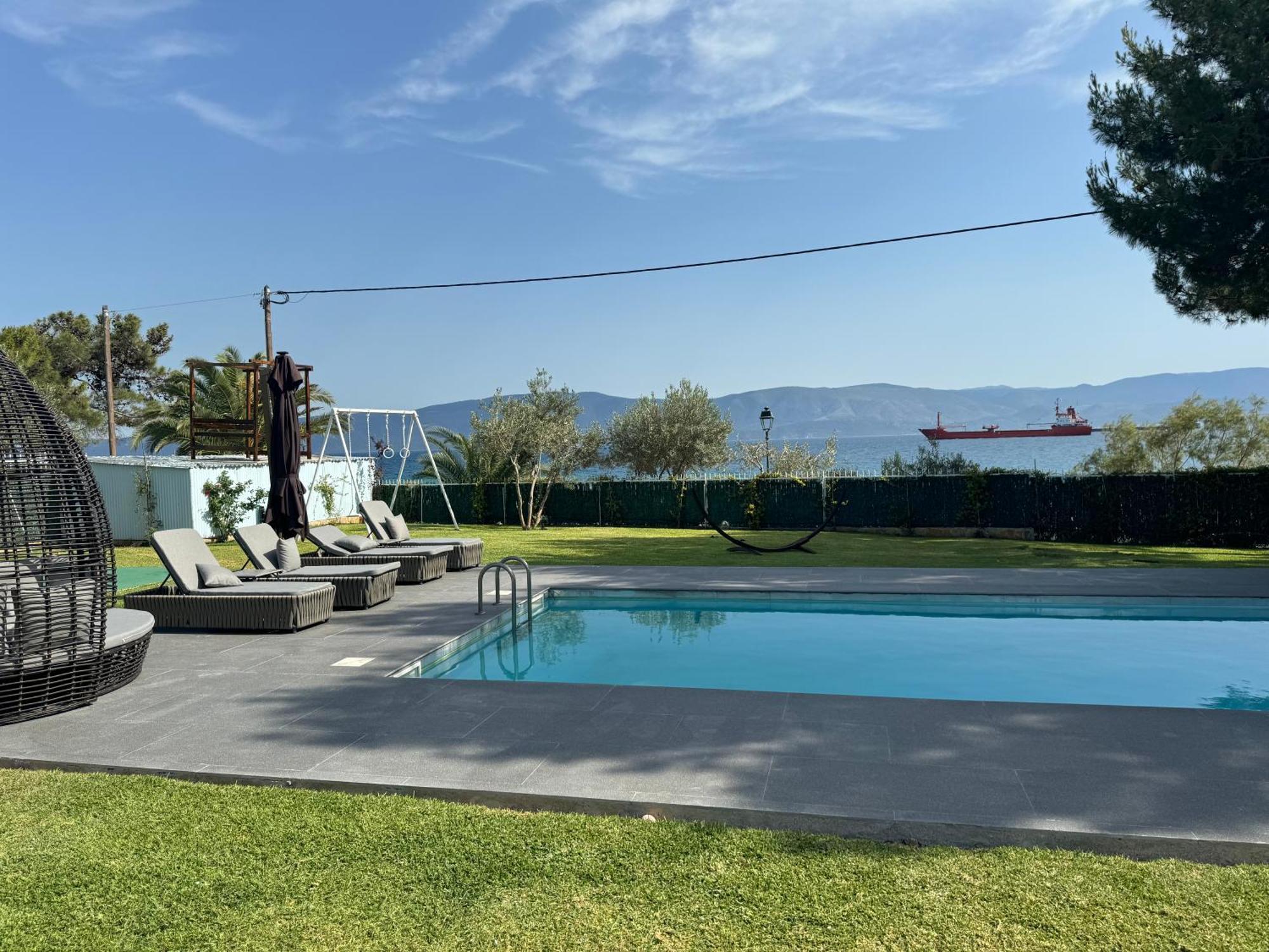 Zoza Luxury Villa Isthmia By The Sea With Private Pool Kalamáki Buitenkant foto