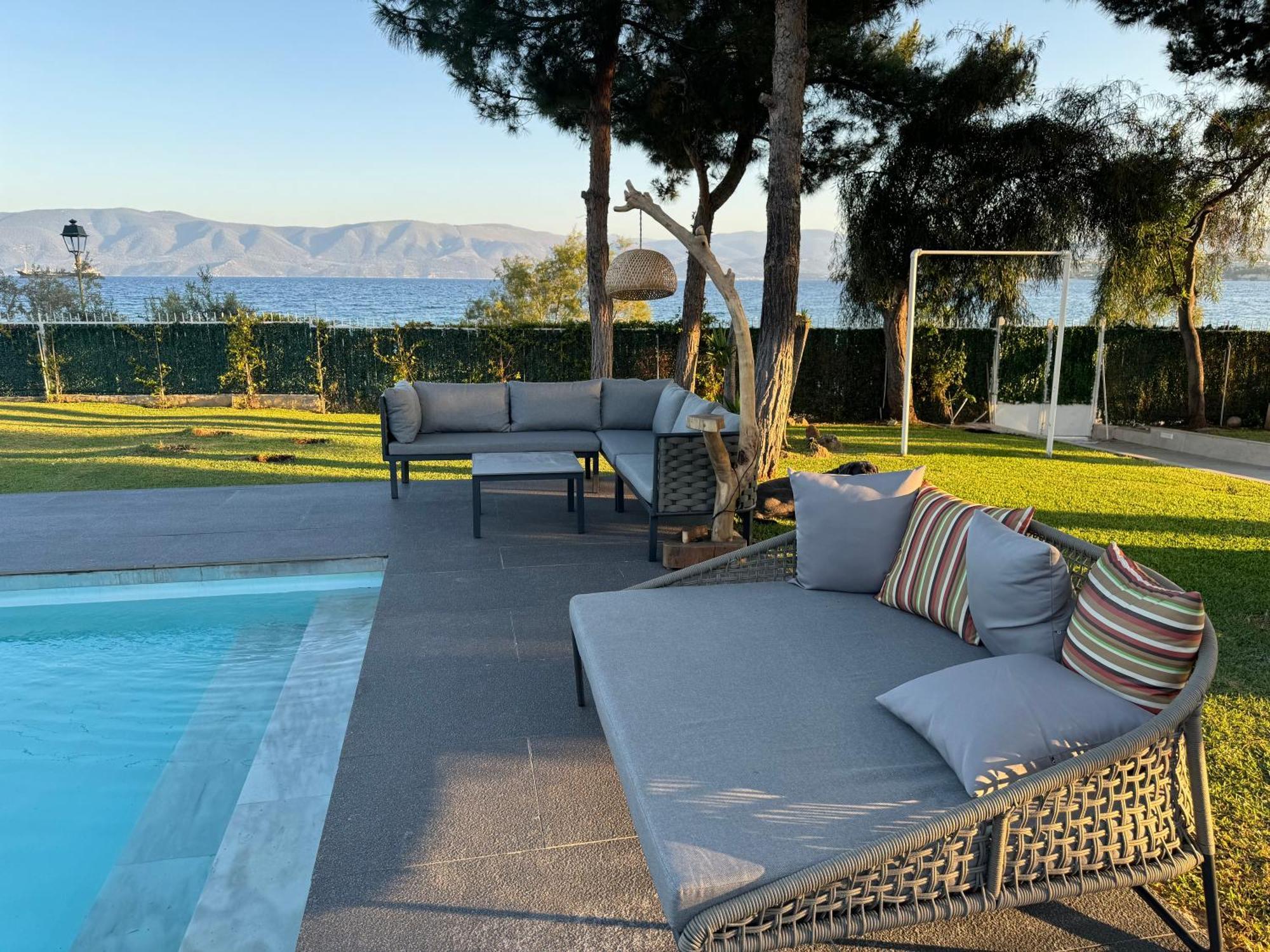 Zoza Luxury Villa Isthmia By The Sea With Private Pool Kalamáki Buitenkant foto