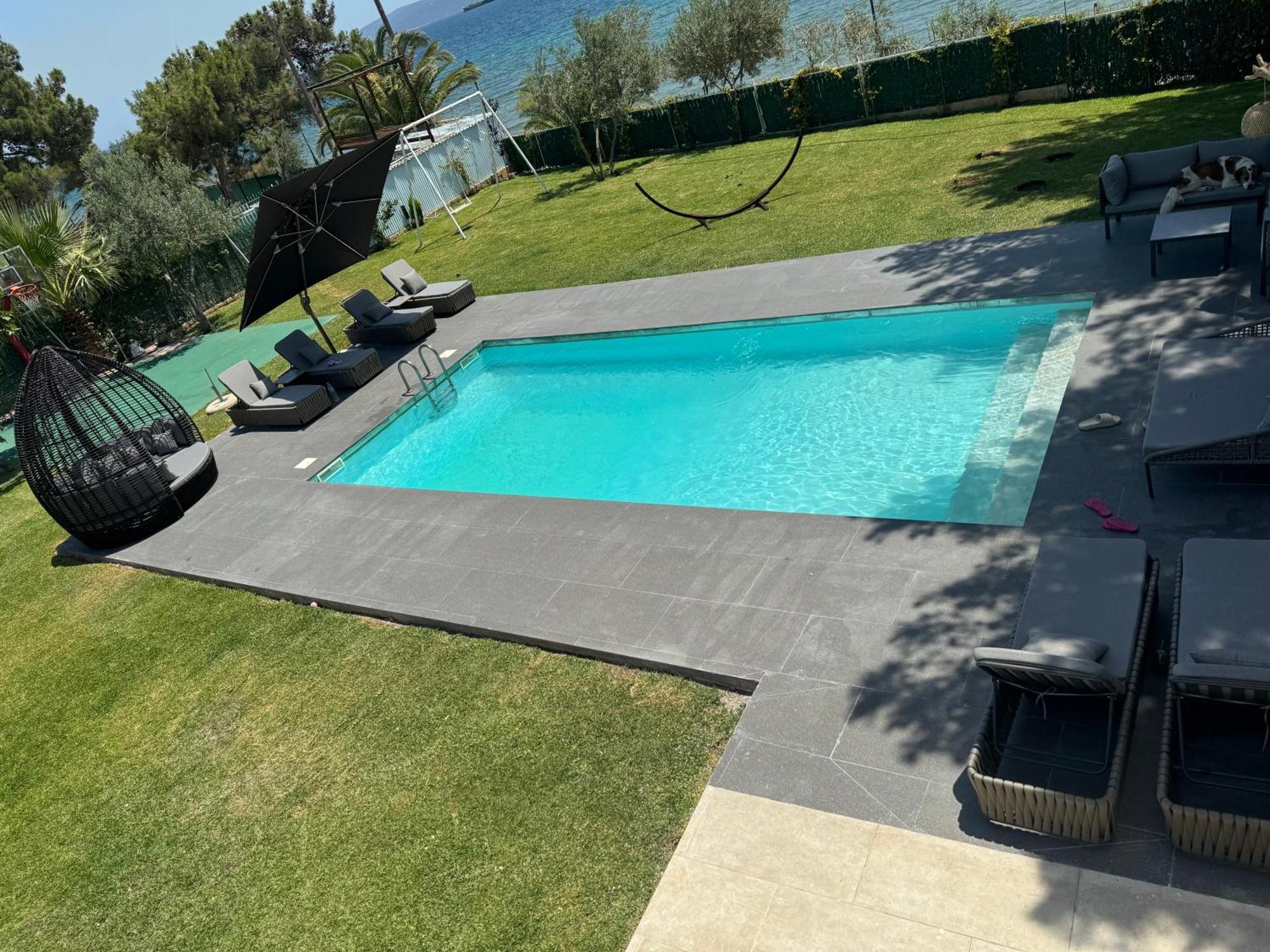 Zoza Luxury Villa Isthmia By The Sea With Private Pool Kalamáki Buitenkant foto